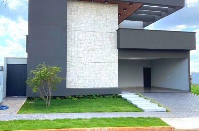 Casa à venda com 3 Suítes no Condomínio Vale das Araras em Rio Verde GO 405m²
